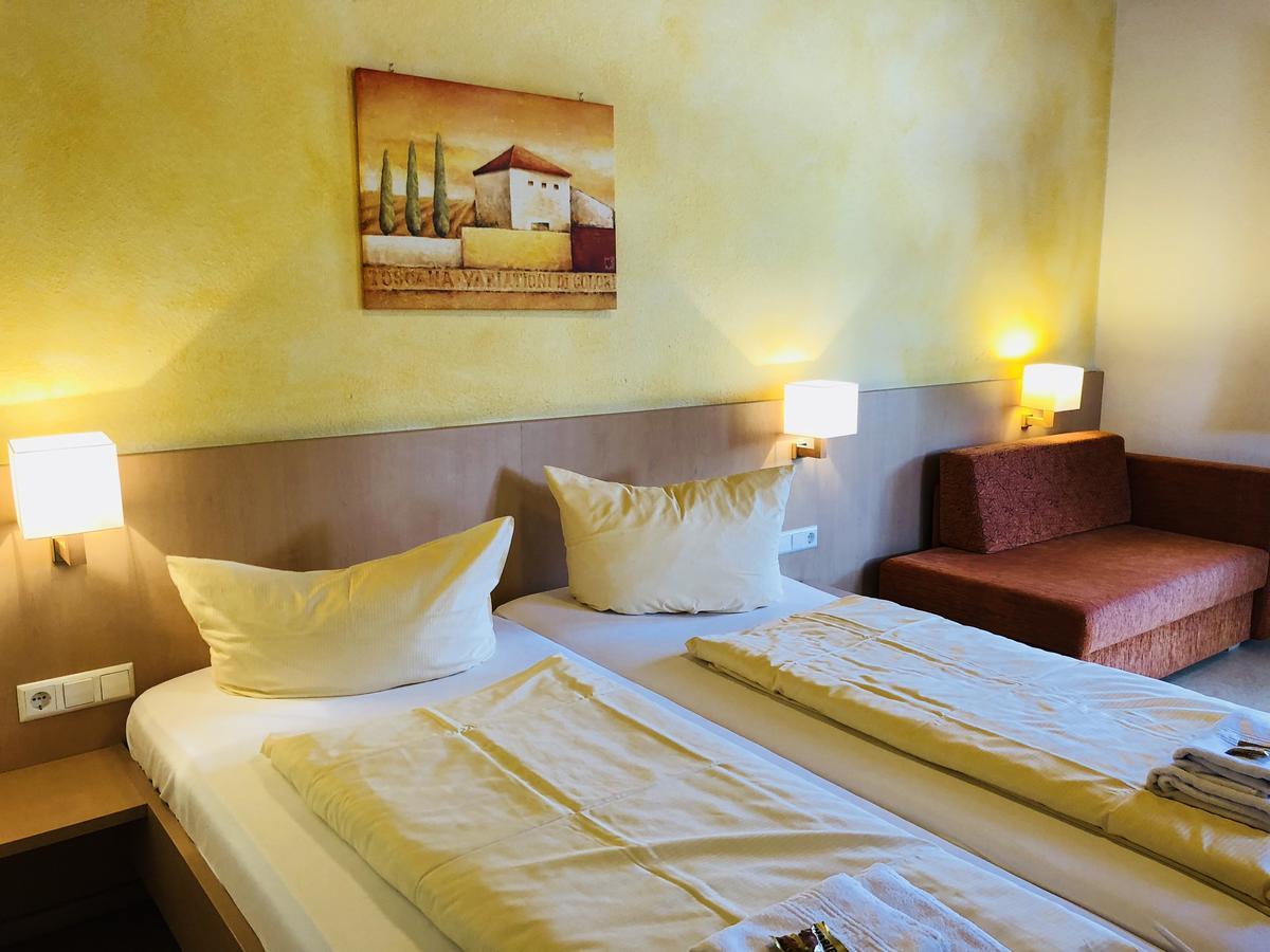 ריינהאוזן Hotel - Restaurant Hirschen - Werneths Landgasthof Beim Europa- Park Rust מראה חיצוני תמונה