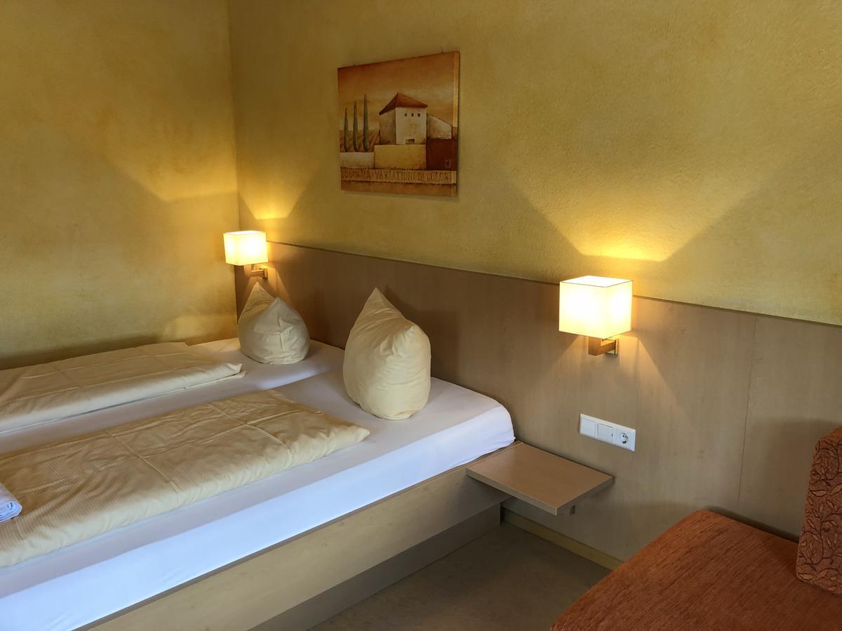 ריינהאוזן Hotel - Restaurant Hirschen - Werneths Landgasthof Beim Europa- Park Rust מראה חיצוני תמונה